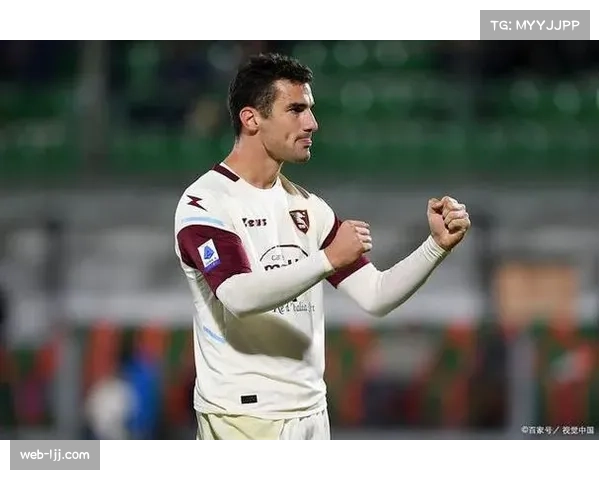 萨勒尼塔纳主帅赛后发布会情绪激动，否认更衣室失控传闻